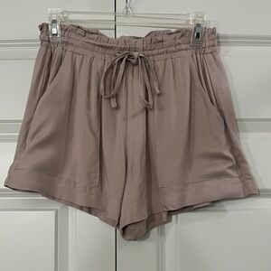 NWOT She + Sky Ruffled Waistband Shorts, Size Small